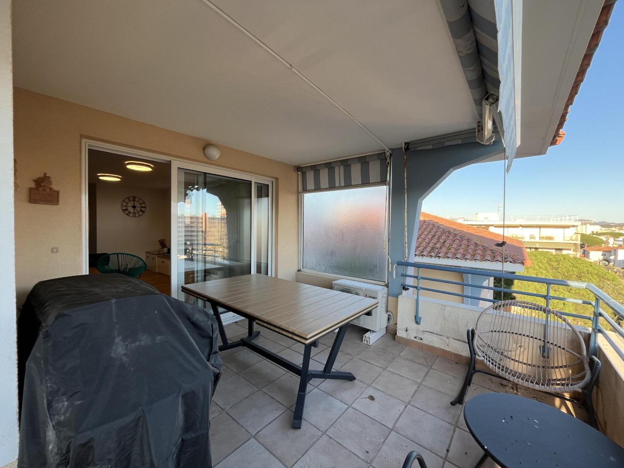 Appartement Port Frejus, 150 M De La Plage, Tres Rare A La Loc