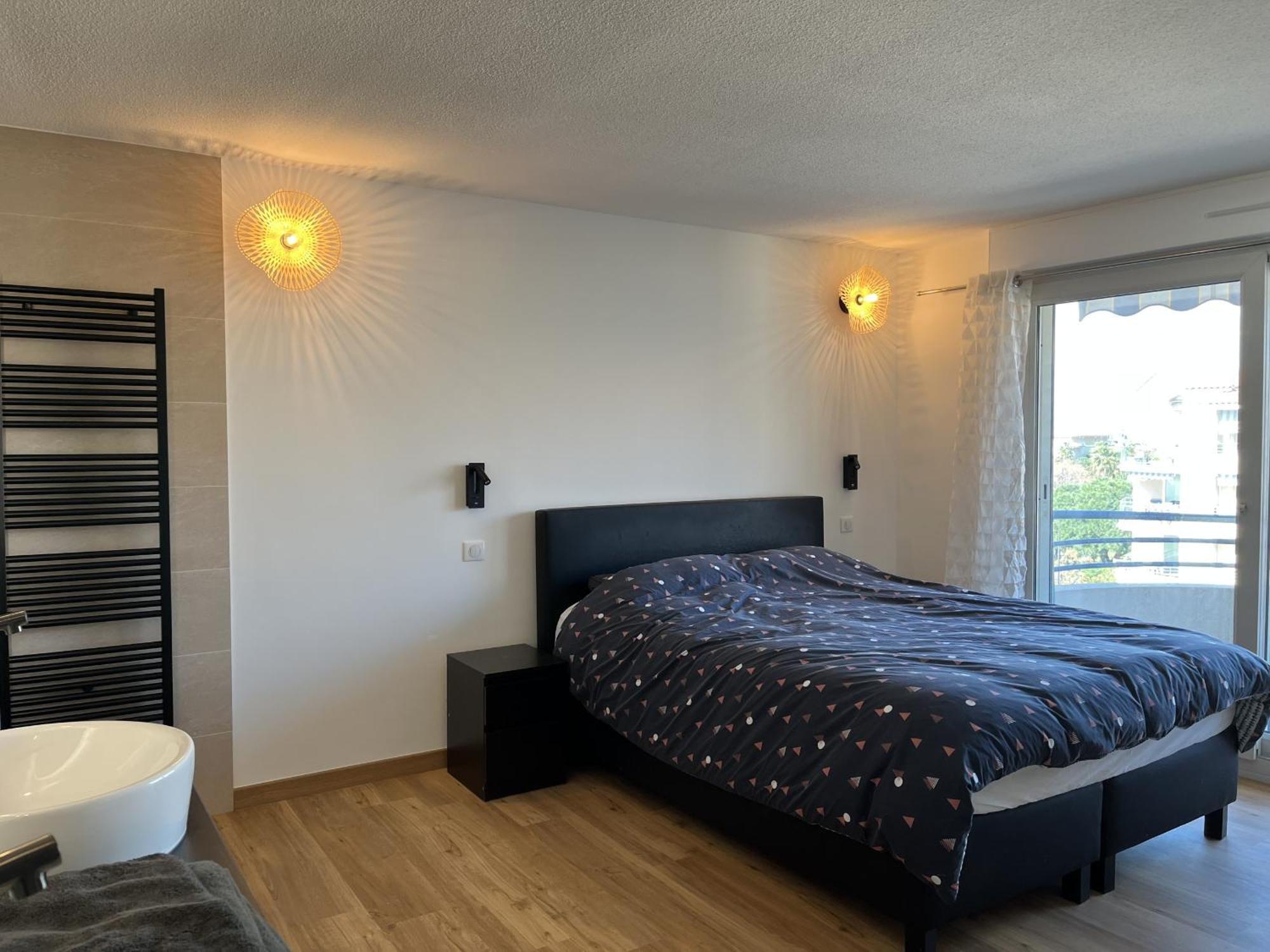 Appartement Port Frejus, 150 M De La Plage, Tres Rare A La Loc *